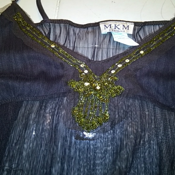 Shear size large top with bead work. 202 - Picture 2 of 3